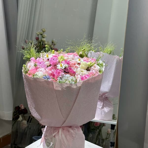 Bó Hoa Hồng Phấn Giấy Hồng